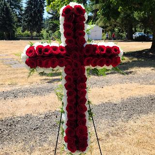 SY0075- 60 Red Roses on a Cross Easle Spray-1