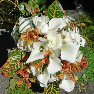 BB0155-White Fall Bridal Bouquet