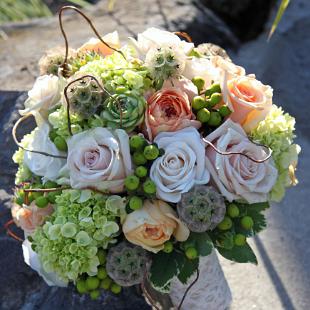 BB0685-Vintage Look Bride's Bouquet