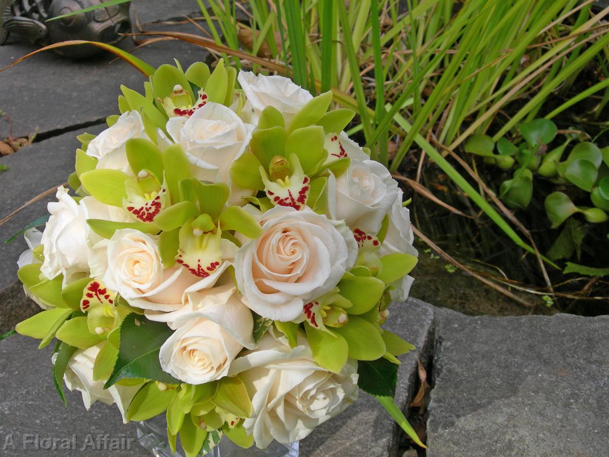 BB0159-Ivory and Lime Bridal Bouquet