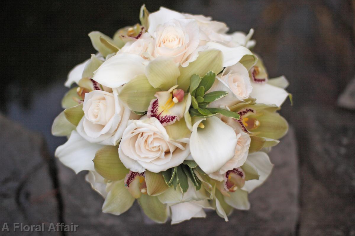BB0389-Soft Green and Cream Bouquet