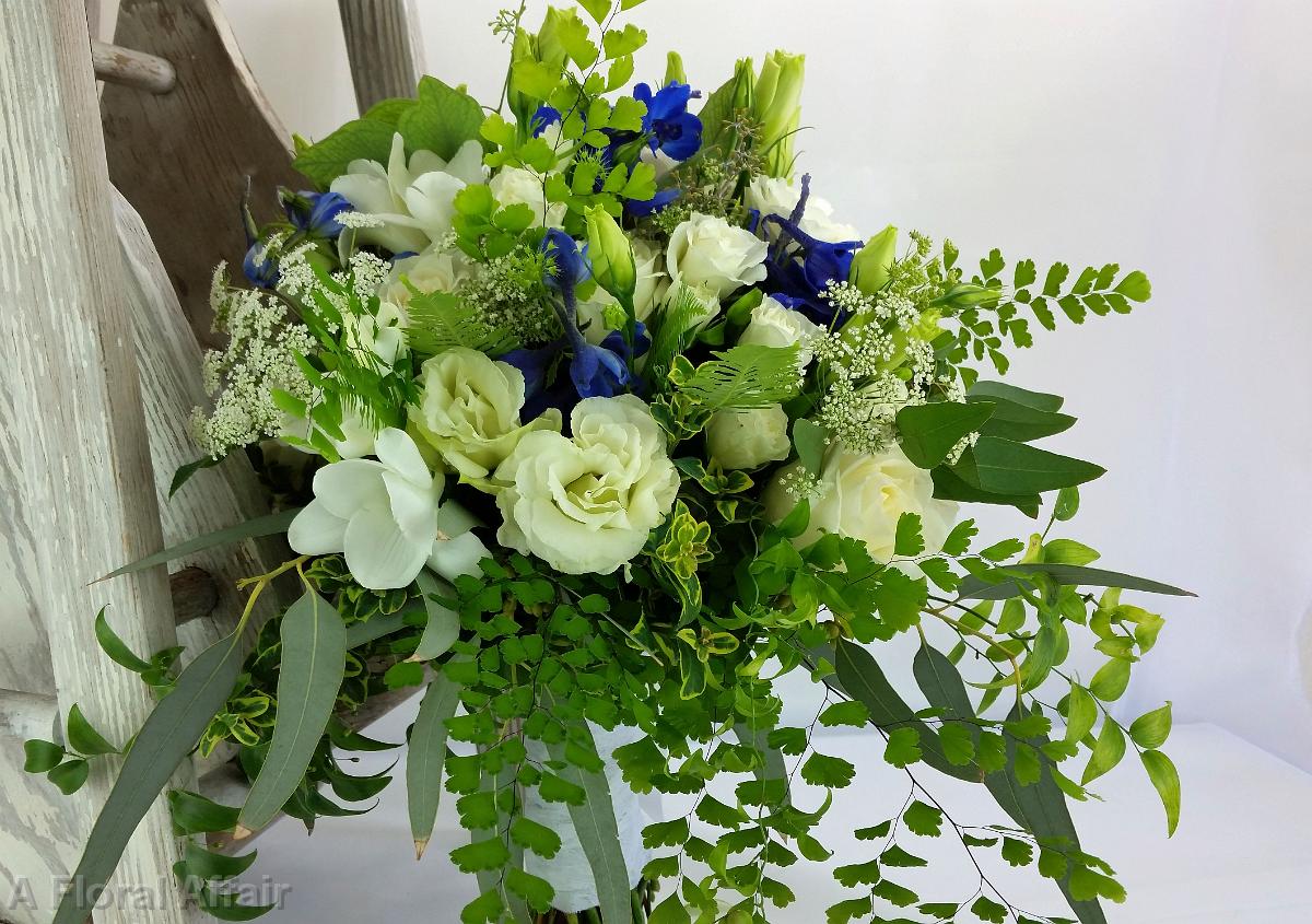 BB1281-Natural Loose Flowing Garden Bouquet