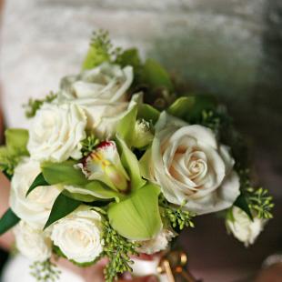 BB0119-Ivory and Green Bride's Bouquet