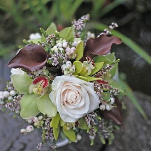 BB0375-Small Apple Green and Chocolate Bouquet