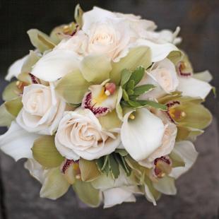 BB0389-Soft Green and Cream Bouquet