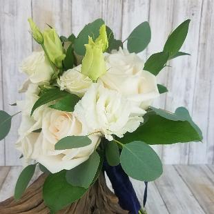 BB1432-Simple White and Green Attendant's Bouquet