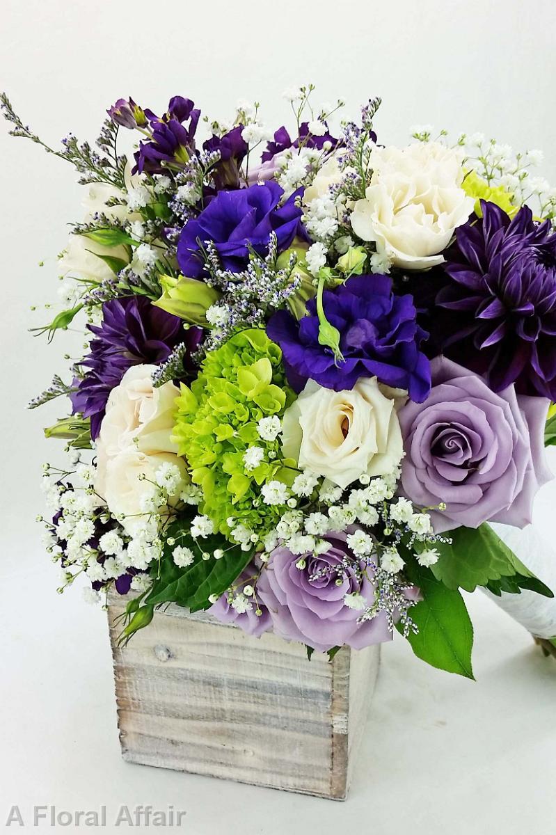 BB1233-Romantic Baby's Breath and Purple's Brides Bouquet