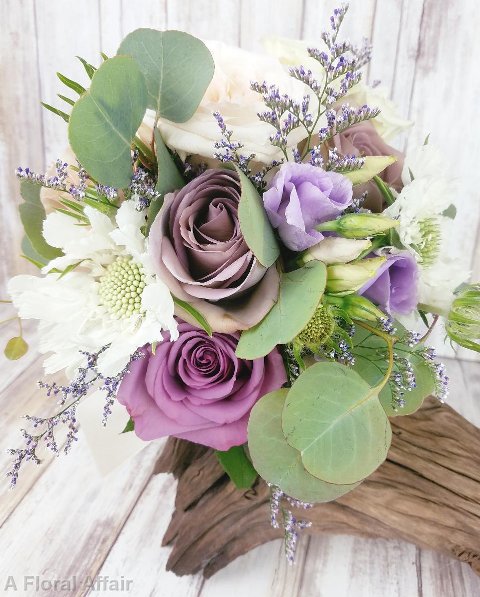 BB1423-Antique Lavender Bridesmaids Bouquet