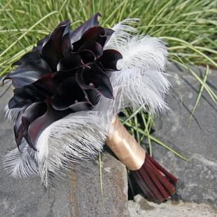 BB0558-Modern Eggplant Lily and Feather Bridal Bouquet
