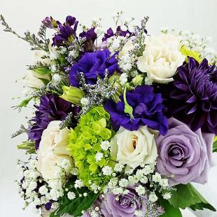 BB1233-Romantic Baby's Breath and Purple's Brides Bouquet