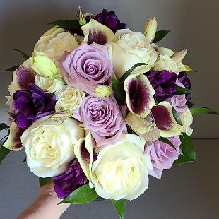 BB1663 - Bridal Bouquet with Picasso Mini Callas