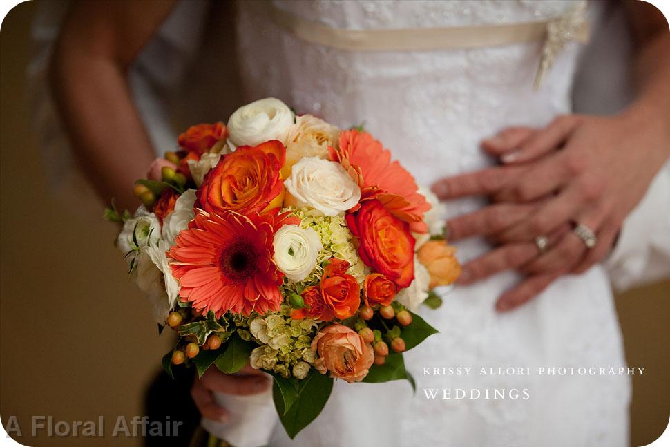 BB0539-Natural Peach and Ivory Bridal Bouquet