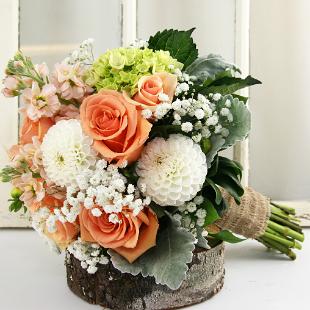 BB0816-Apricot and Peach Vintage Bouquet