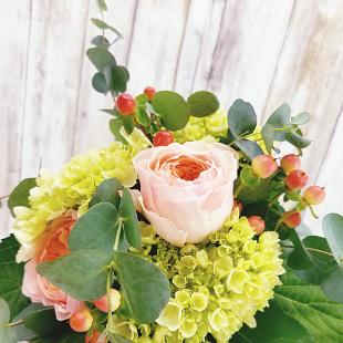 BB1325-Natural Unstructured, Blush and Green Bridesmaids Bouquet