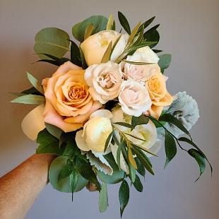 BB1593-Pale Pink and Light Orange Bridesmaids Bouquet