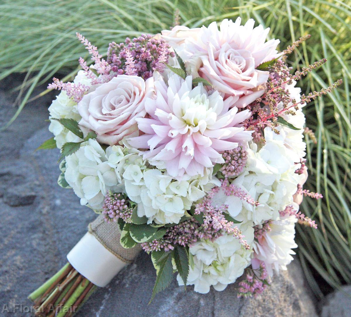 BB0691-Romantic Garden Bouquet