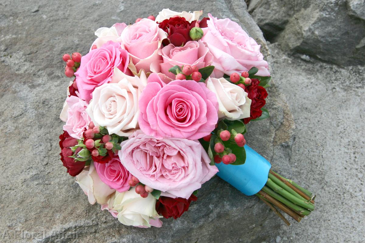 BB0865-Pink and Red Rose Bouquet