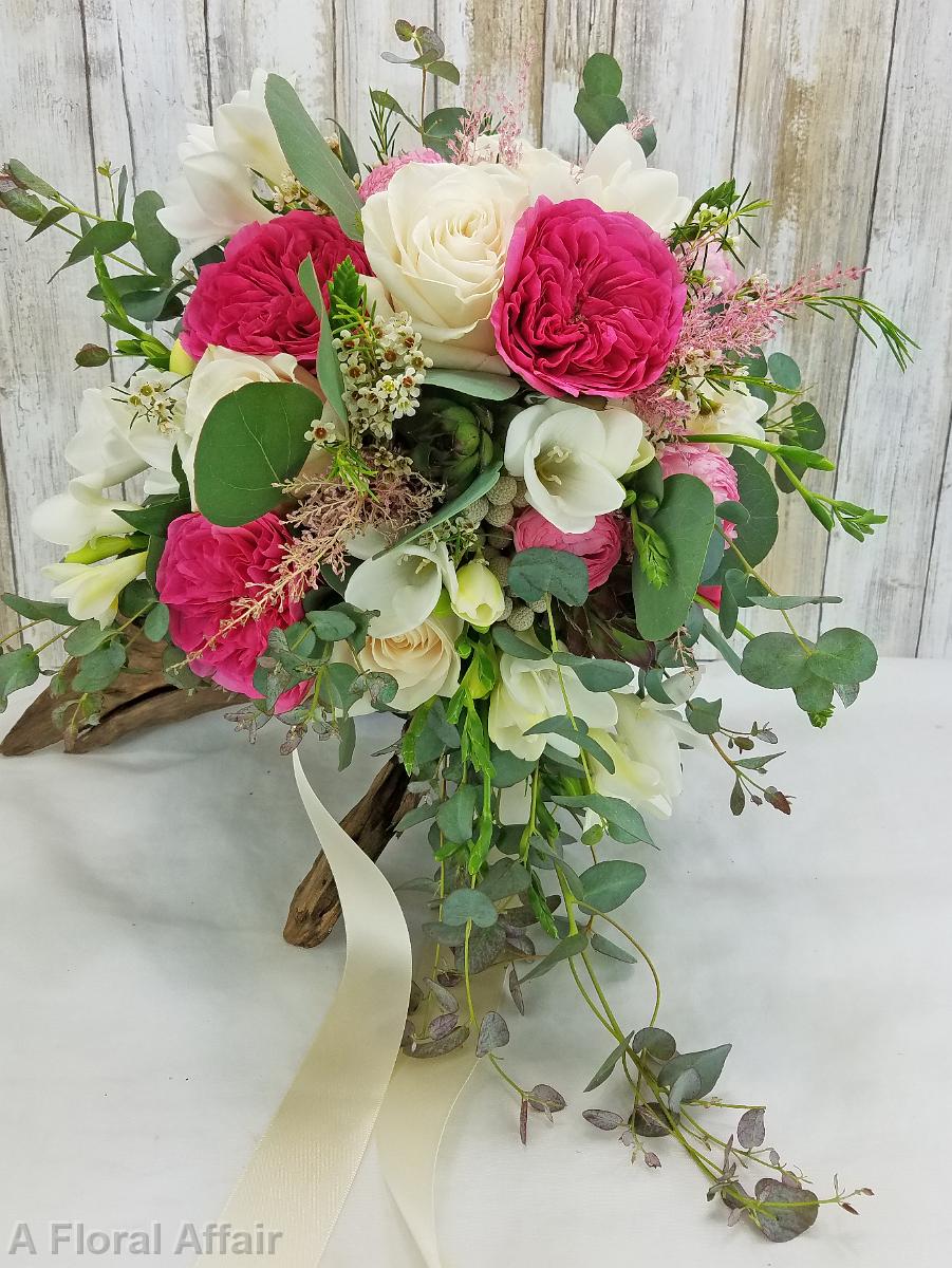 BB1330-Charming Garden Style Pink and White Brides Bouquet