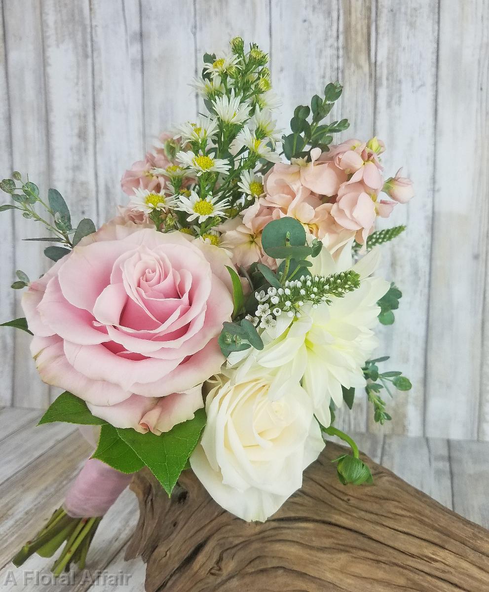 BB1448-Simple Light Pink Bridesmaids Bouquet