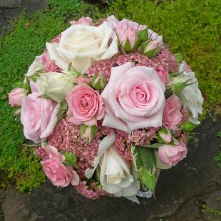 BB0124-Round Pink Rose and Yarrow Bouquet