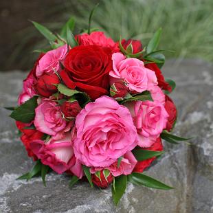 BB0572-Pink and Red Rose Bridal Bouquet