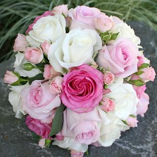 BB0589-Pink and White Rose Bridal Bouquet