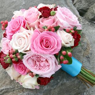 BB0865-Pink and Red Rose Bouquet