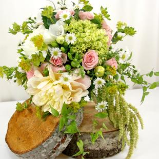 BB0882-Soft Peach and Green Garden Bouquet