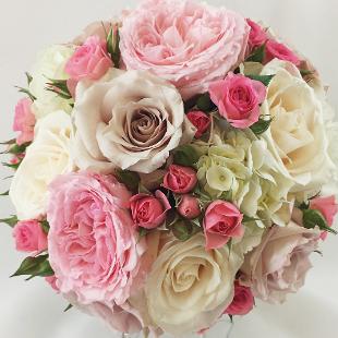 BB0937-Ivory and Pink Romantic Garden Bouquet