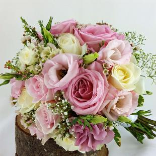 BB1057-Pink and White Wedding Bouquet with Baby's Breath