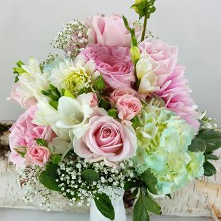 BB1138-Elegnat Garden Pink and Mint Wedding Bouquet