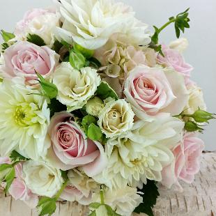 BB1147-Elegant White and Blush Pink Bridal Bouquet