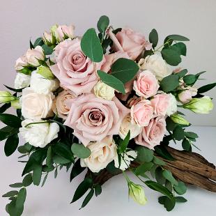 BB1556-omantic Horizontal Blush and White Brides Bouquet