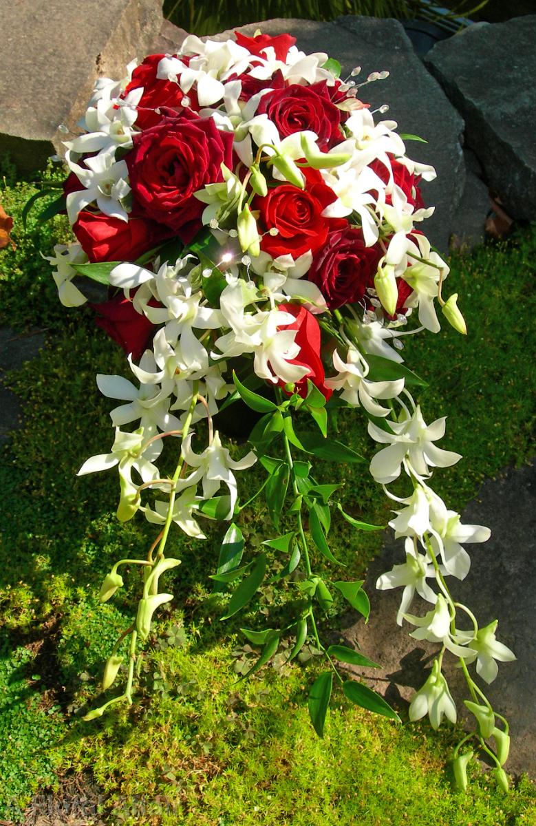 BB0067-Red Rose and White Orchid Cascade
