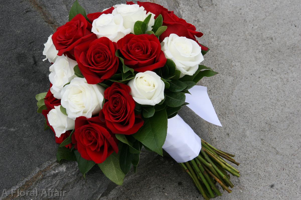 BB0557-Red and White Rose Hand Tied Bouquet