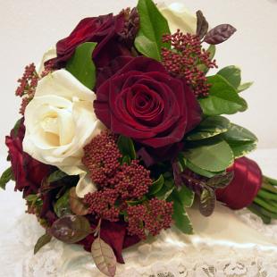 BB0089-Merlot and Ivory Rose Wedding Bouquet