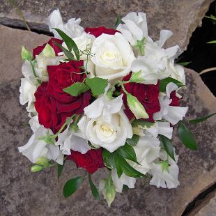 BB0242-Garden Red and White Wedding Bouquet