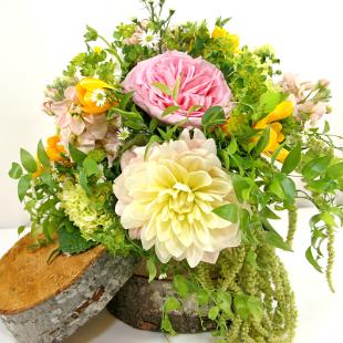 BB0883-Natural Soft Garden Bouquet