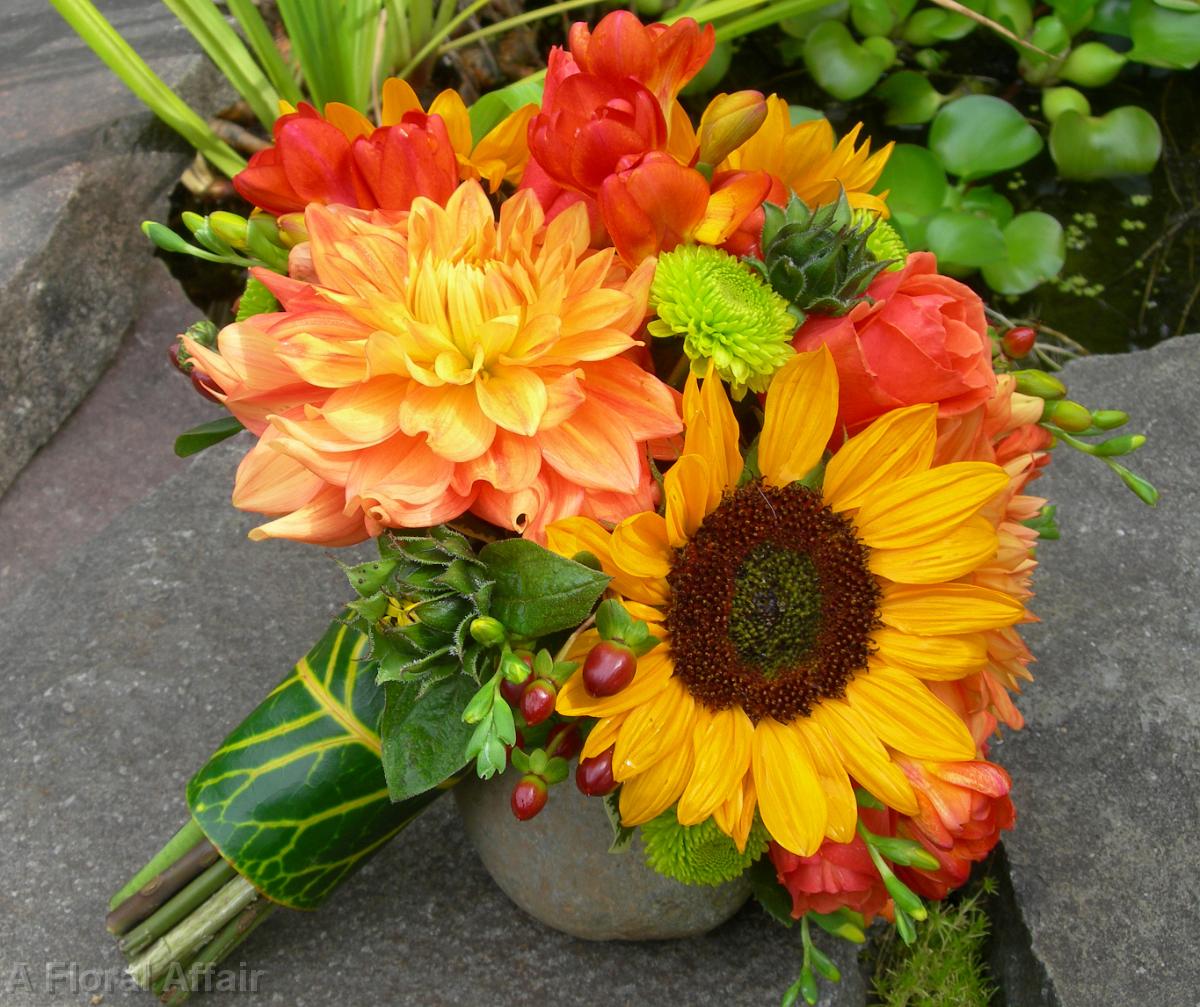 BB0144-Bright Sunflower Bridal Bouquet