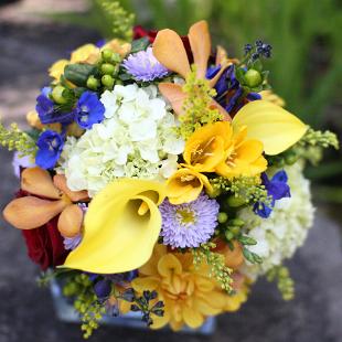 BB0438-Mixed Summer Bridal Bouquet
