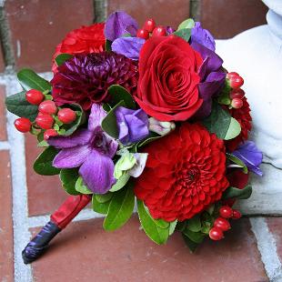 BB0711-Red and Purple Throw Bouquet