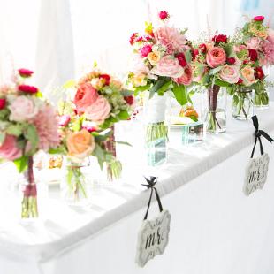 BB1266-Bridal party flowers on head table. Rock Creek Country Club