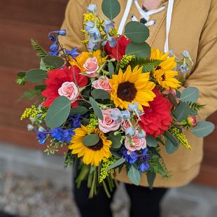 BB1686- Bright Summer Bouquet with Sunflowers and Dahlias