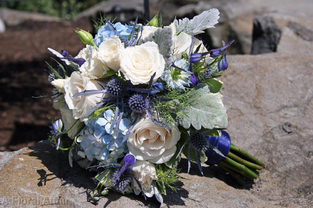 BB0663-Blue Vintage Bouquet