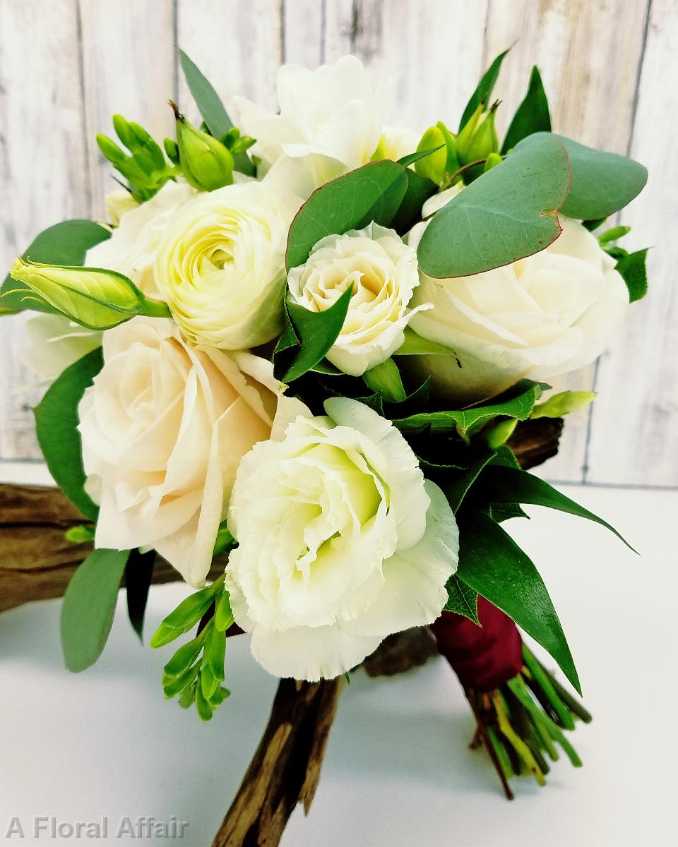 BB1349-Bridesmaids White Natural Garden Bouquet