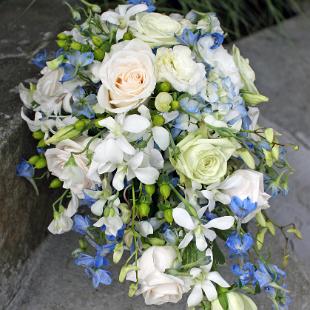 BB0576B-Blue and White Mixed Garden Cascade