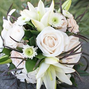 BB0594-White and Chocolate Bridal Bouquet
