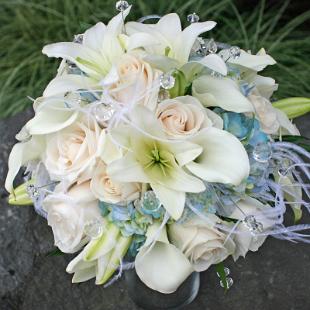 BB0627B-White and Blue Bridal Bouquet with Feathers