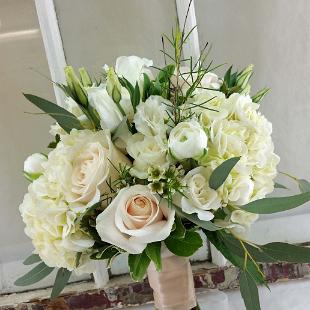 BB1044-White and Champagne Wedding Bouquet