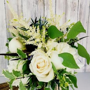 BB1366-White Rustuc Bridesmaids Bouquet